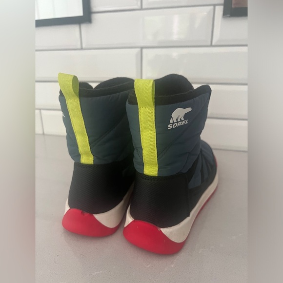 Sorel Waterproof Kids Boots Size 6 - Picture 5 of 6